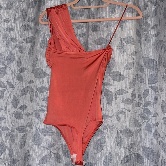 Express Silky Bodysuit - Picture 6 of 7